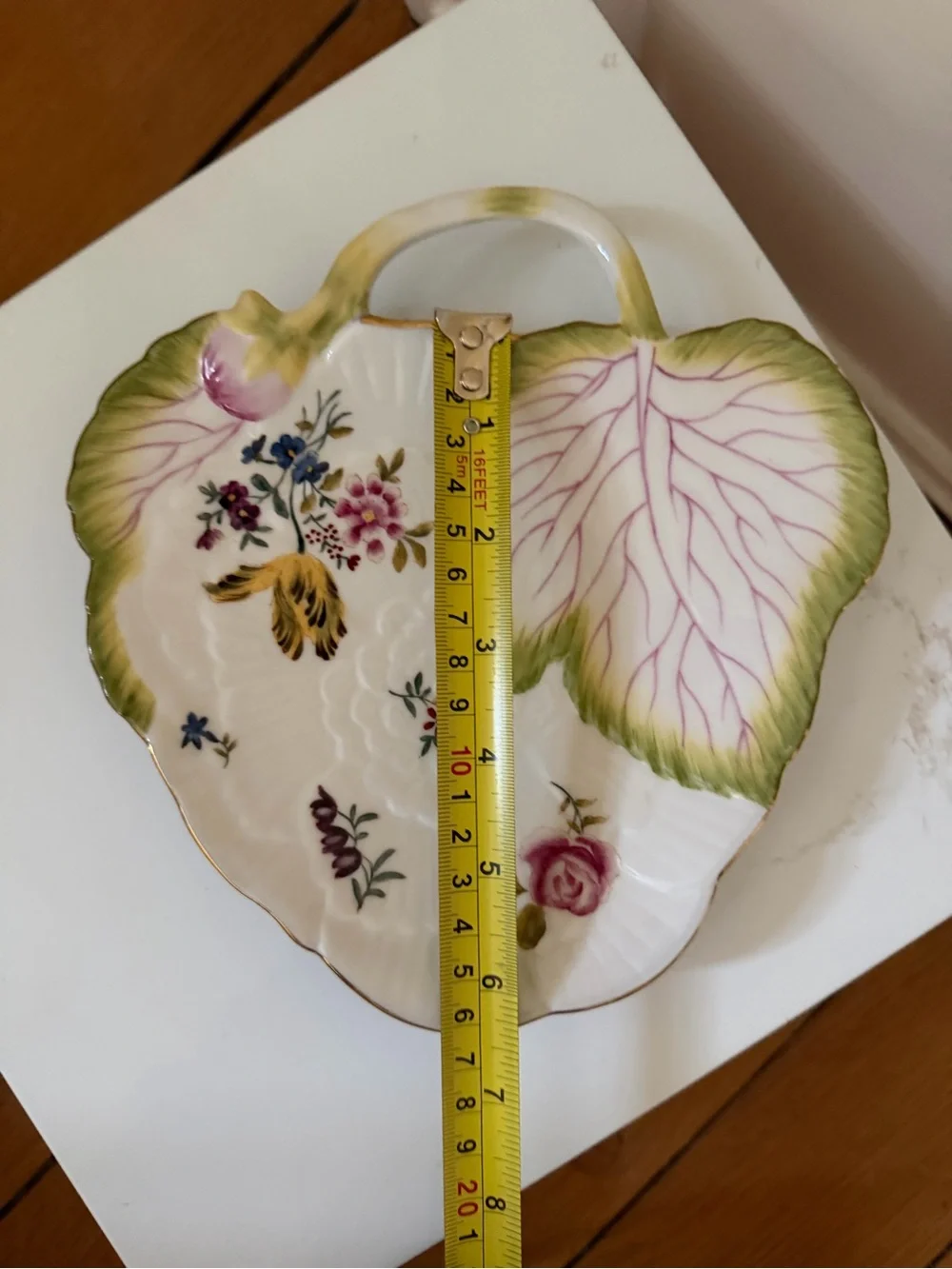 Leaf embossed serving plate embossed detail porcelain set of 2